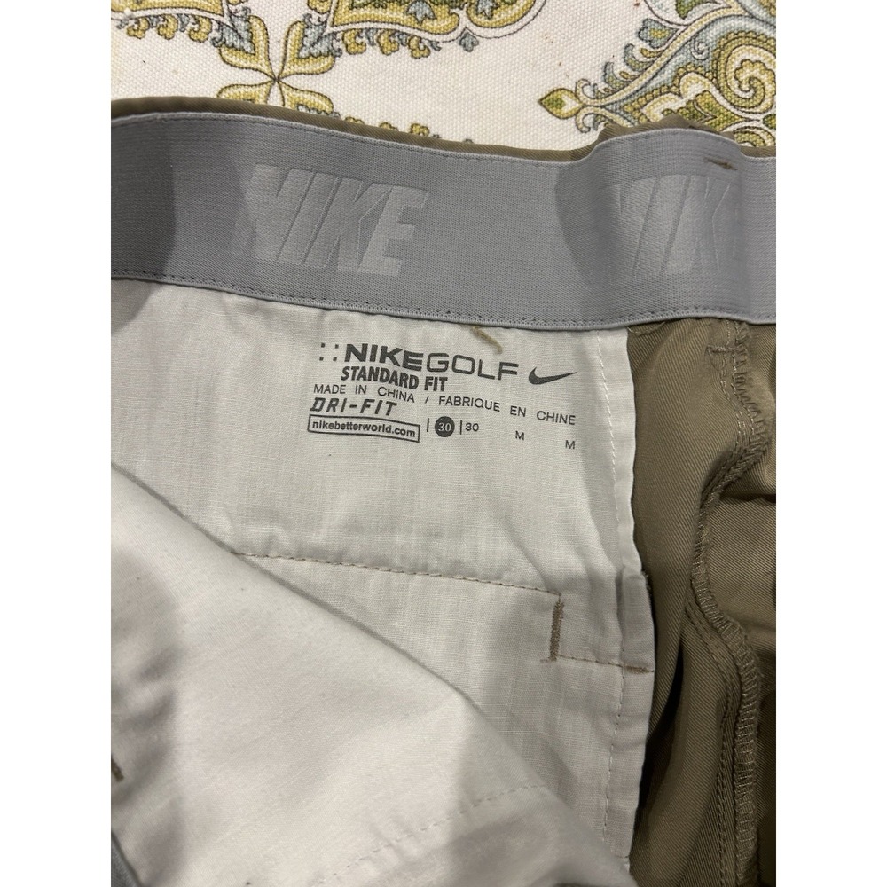 Nike Golf Dri-FIT Standard Fit Men's Khaki Golf Shorts Size M Waist 30